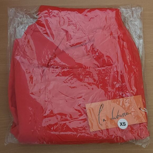 LA DETRESSE Blaze cut off Bermuda comfy athleisure red sweat shorts Size XS NEW - Picture 6 of 6